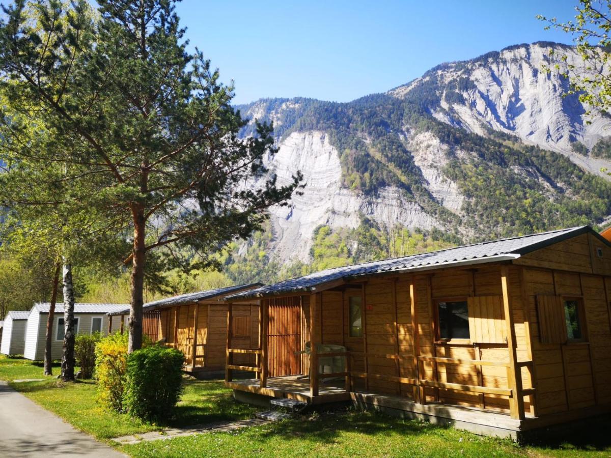 Camping Le Colporteur Hotel Le Bourg-dʼOisans Eksteriør billede