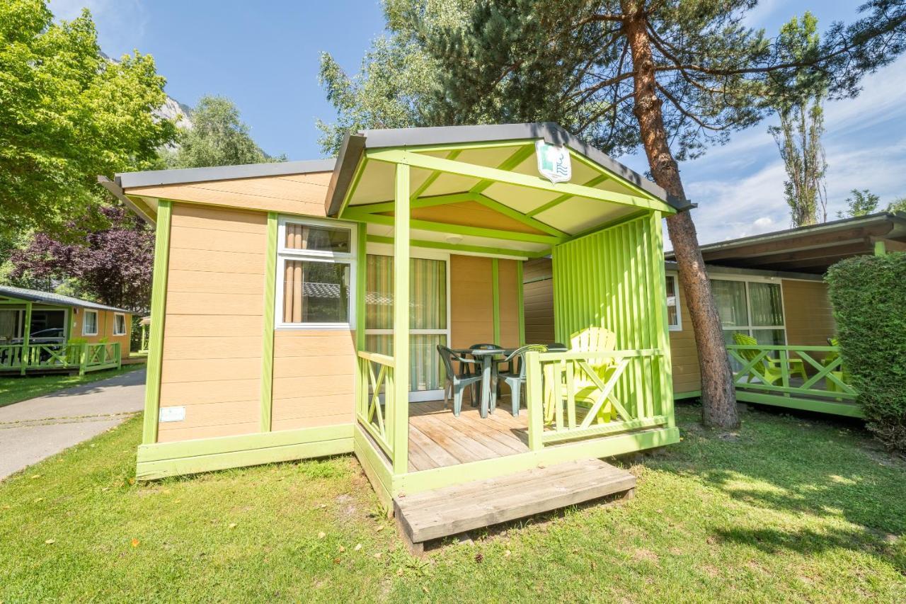 Camping Le Colporteur Hotel Le Bourg-dʼOisans Eksteriør billede