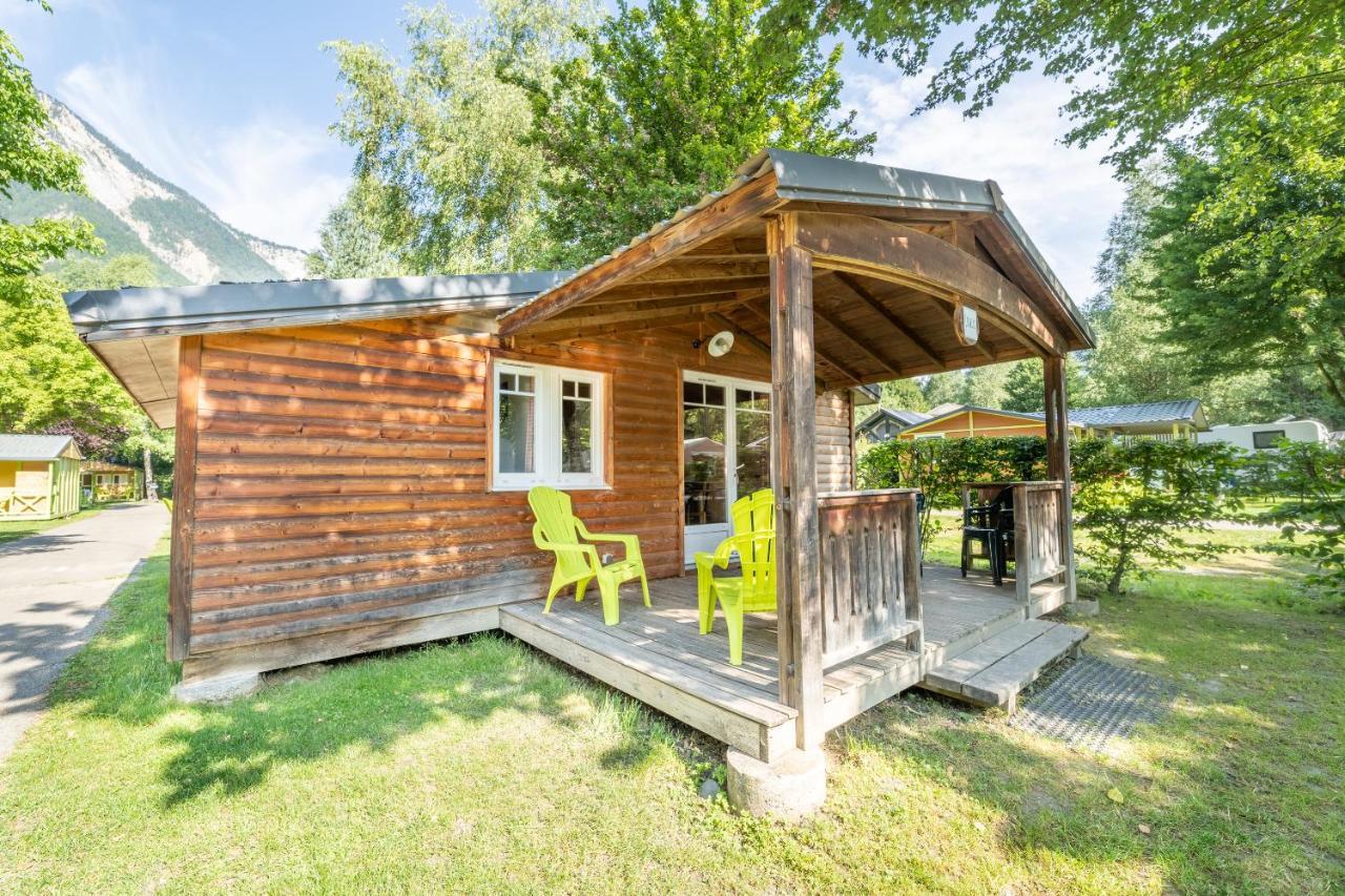 Camping Le Colporteur Hotel Le Bourg-dʼOisans Eksteriør billede