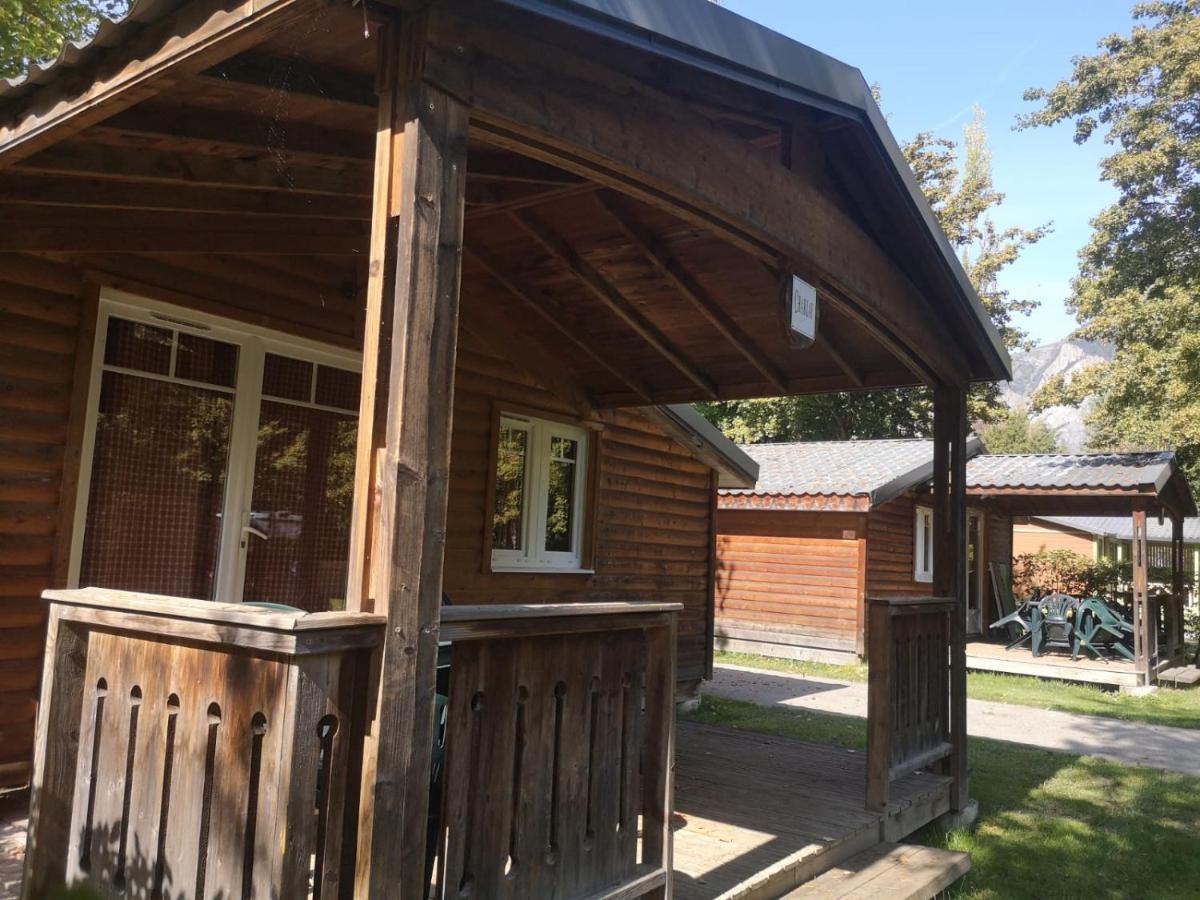 Camping Le Colporteur Hotel Le Bourg-dʼOisans Eksteriør billede