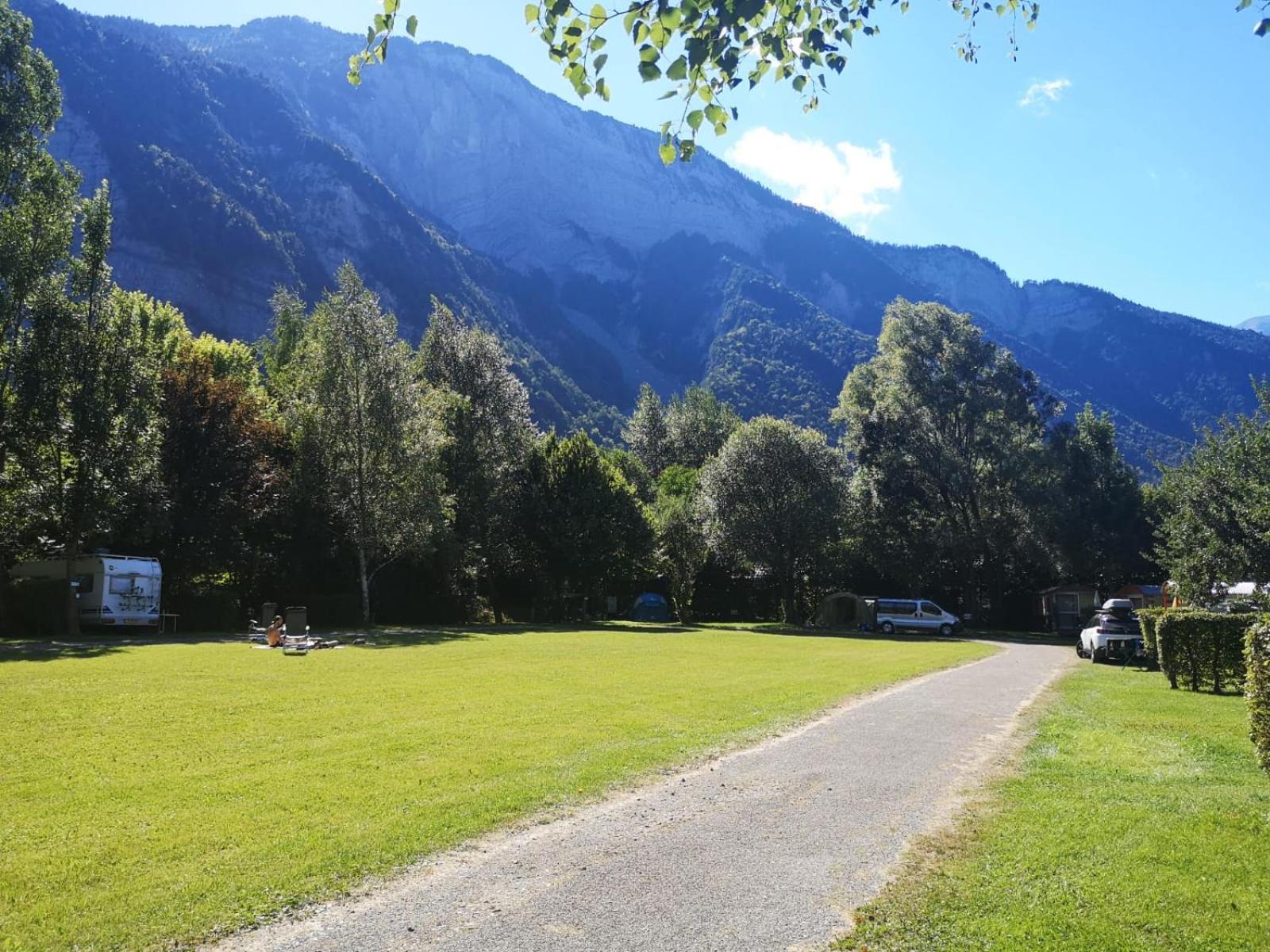 Camping Le Colporteur Hotel Le Bourg-dʼOisans Eksteriør billede
