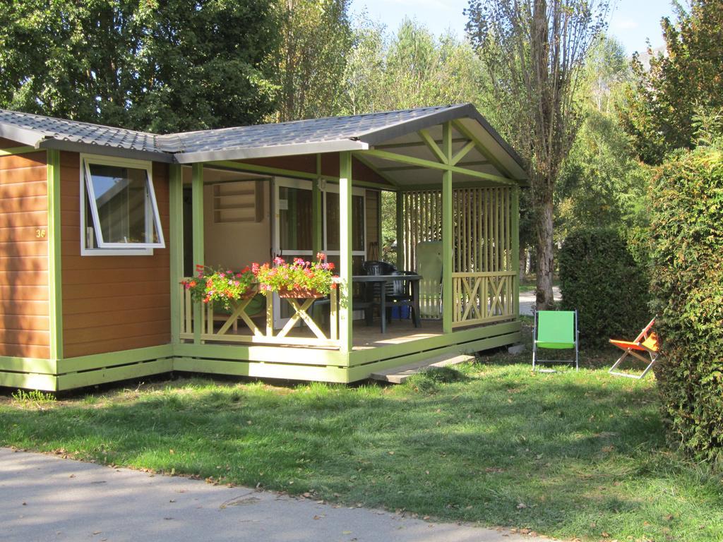 Camping Le Colporteur Hotel Le Bourg-dʼOisans Eksteriør billede