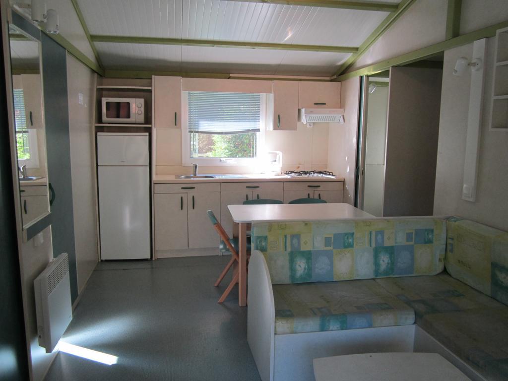 Camping Le Colporteur Hotel Le Bourg-dʼOisans Eksteriør billede