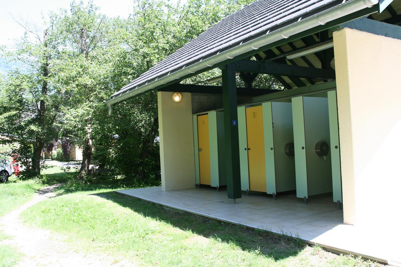 Camping Le Colporteur Hotel Le Bourg-dʼOisans Eksteriør billede