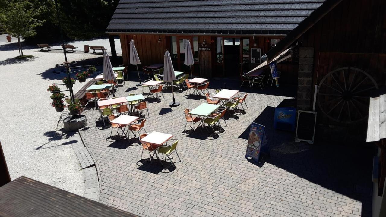 Camping Le Colporteur Hotel Le Bourg-dʼOisans Eksteriør billede